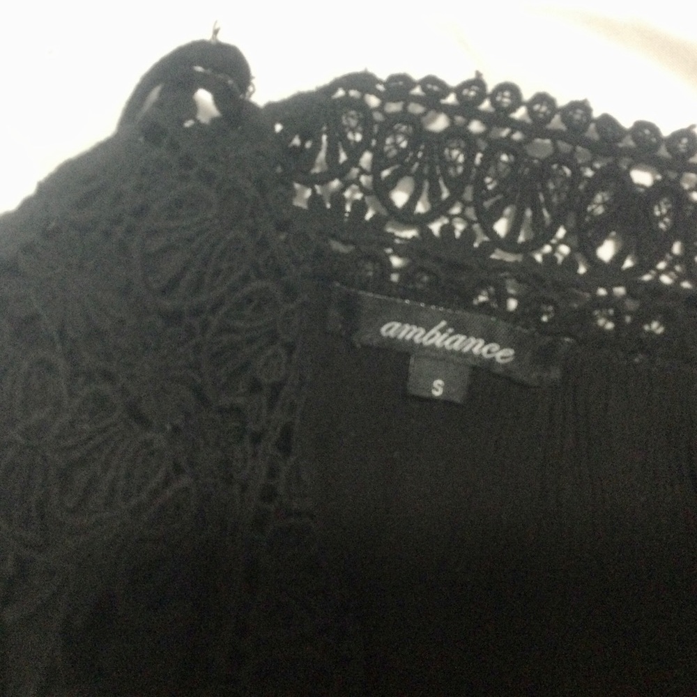 Embroidered Neck Romper - Picture 3 of 3